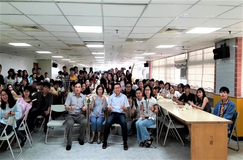 Mid-Autumn Festival Fun Club for Foreign Students