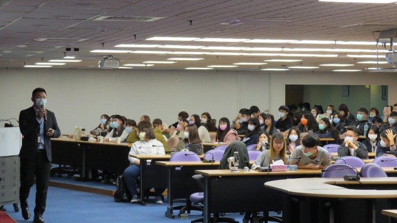 Hội ph&aacute;t biểu th&agrave;nh quả thực tập năm 2020