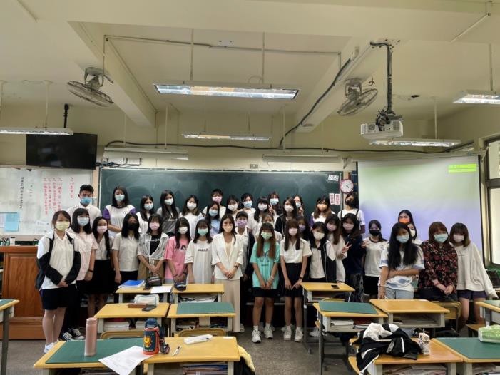 Chia Sẻ Gi&aacute;o Tr&igrave;nh Với Sinh Vi&ecirc;n Cấp 3