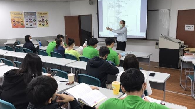 Lớp Phụ Đạo Thi Chứng Chỉ Hướng Dẫn Vi&ecirc;n Du Lịch Cấp Quốc Gia