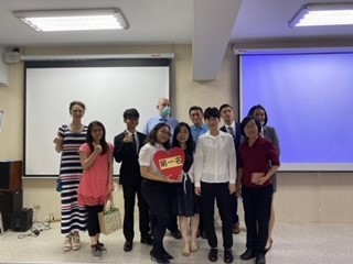 Giải Nhất Cuộc Thi B&aacute;o C&aacute;o Bằng Tiếng Anh To&agrave;n Quốc