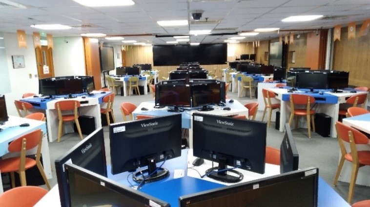 Ph&ograve;ng A302 giảng dạy chuy&ecirc;n m&ocirc;n về mậu dịch điện tử AI