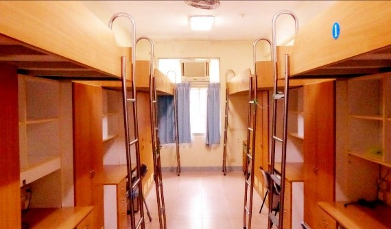 B&ecirc;n trong ph&ograve;ng k&yacute; t&uacute;c x&aacute; nội tr&uacute;